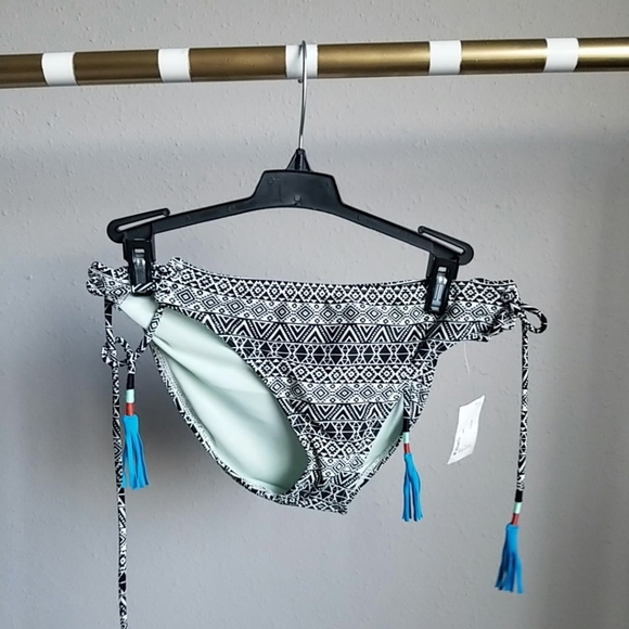 Aztec Bikini - Picture 3 of 5